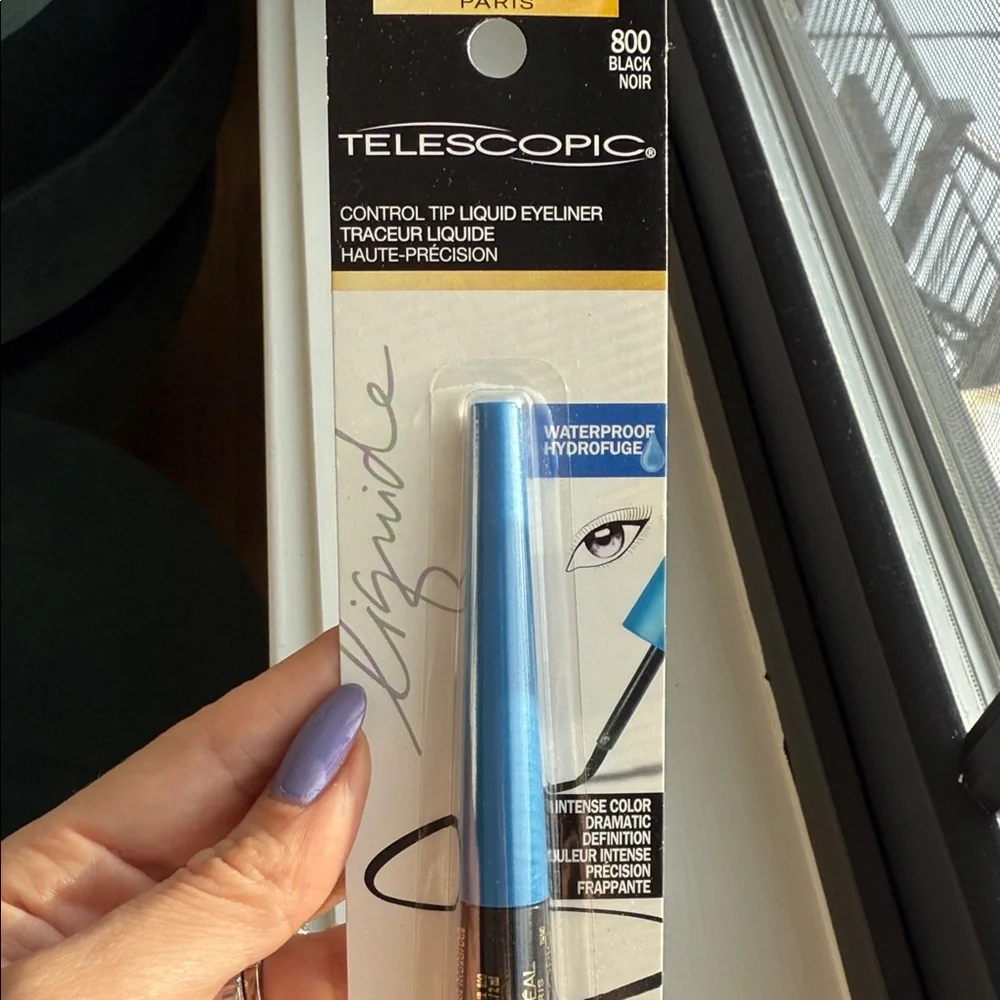 L'Oreal Telescopic Eyeliner in Black and Metallic Blue